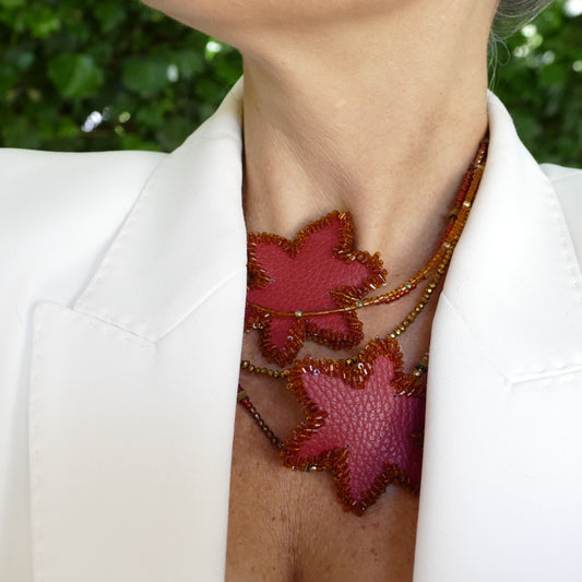 Scarlet Leder Kette