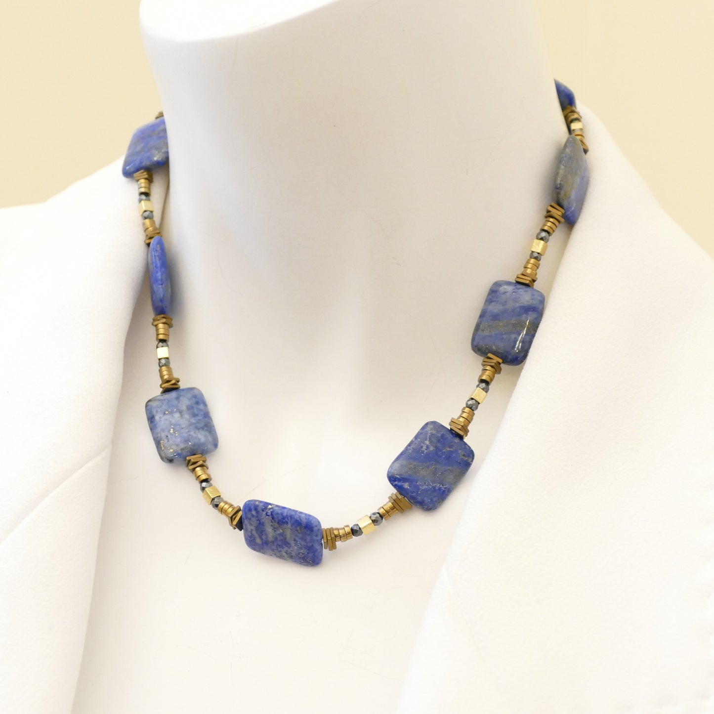 Daia Lapislazuli Bronze Kette