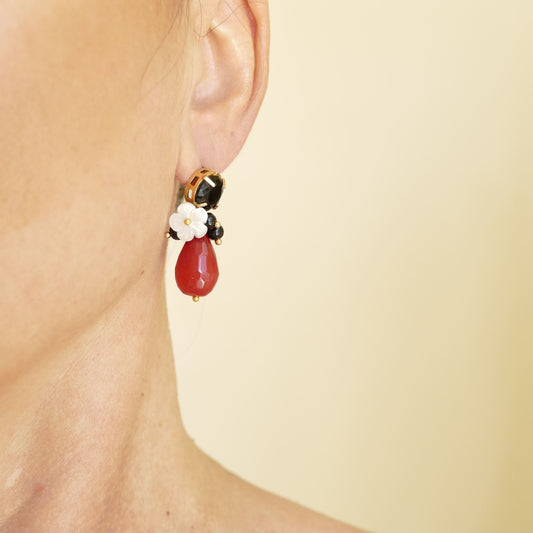 Karneol Ohrringe Gold Mit Onyxstein und Perlmutt Blüte