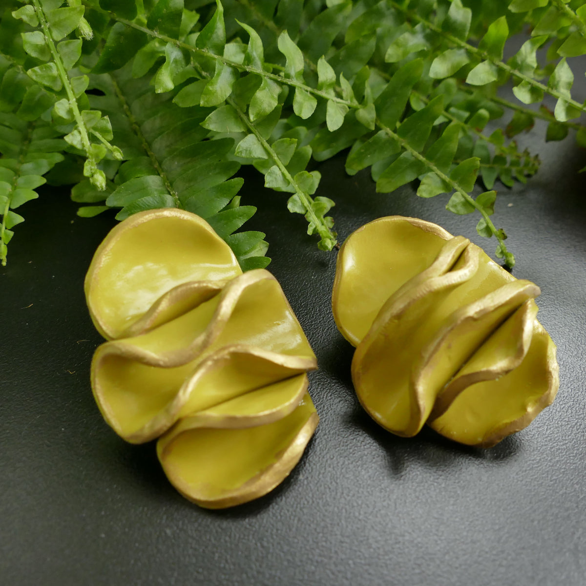 Ohrclips In Grün Farbe Contemporary Design Cátia Levy