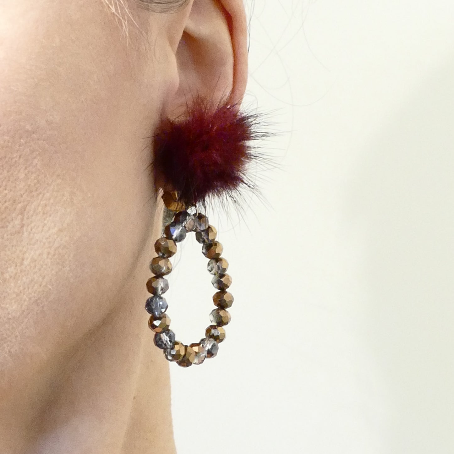 Modeschmuck Ohrclips Creolen Fell Bommel