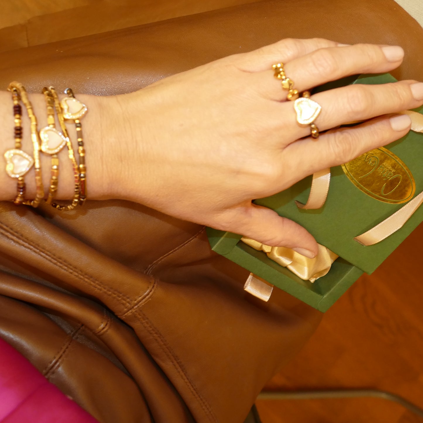 Elara Herz Perlmutt Armbänder