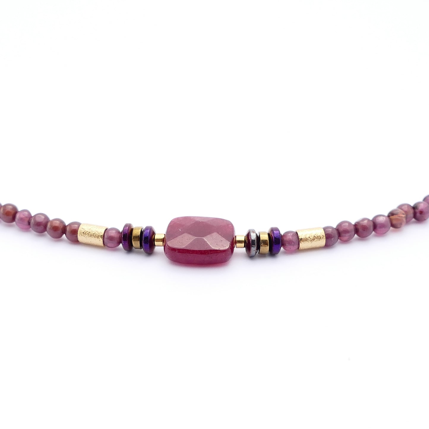 Rubiana Kette Mit Rot Rubin Jade Und Gold Vergoldetem Matt Perle