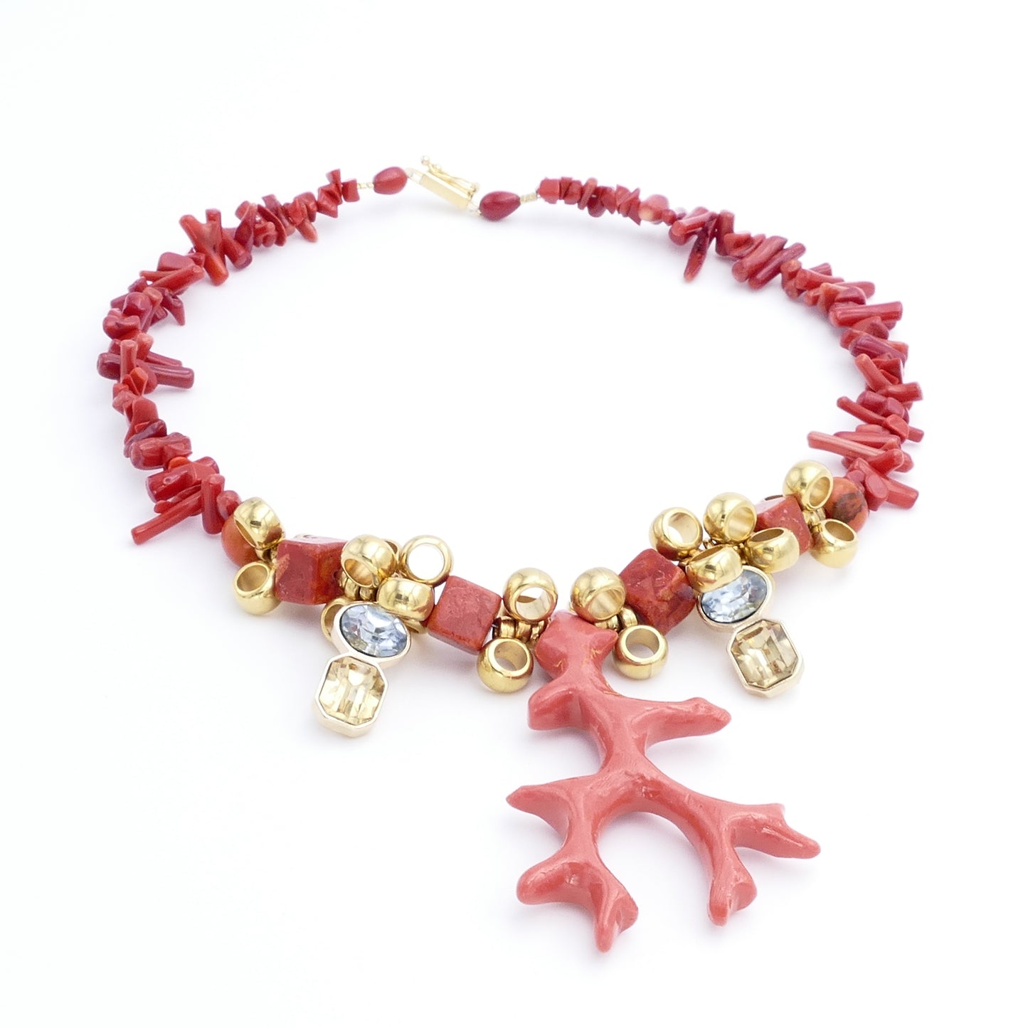Cora Kette aus Rot Orange Koralle Mit Kristall Anhänger
