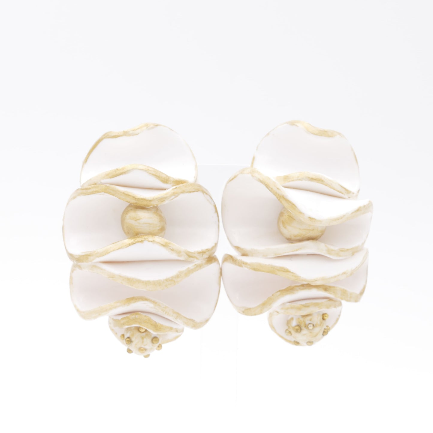 Coralina Contemporary Design Ohrclips Mit Weiß Und Gold Matt Art