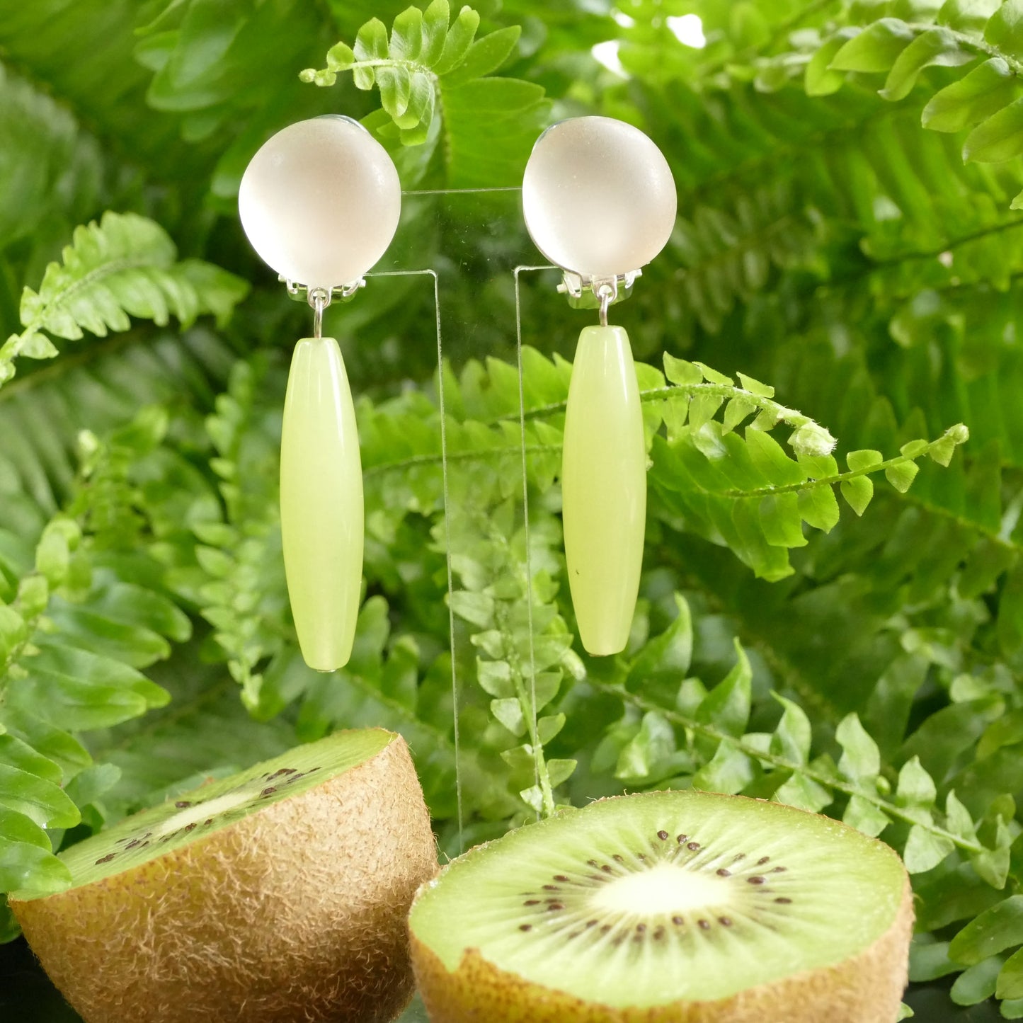 Vereda Ohrclips Versilbert Grün Olive Jade Stein Mit Klar Matt GLasperlen