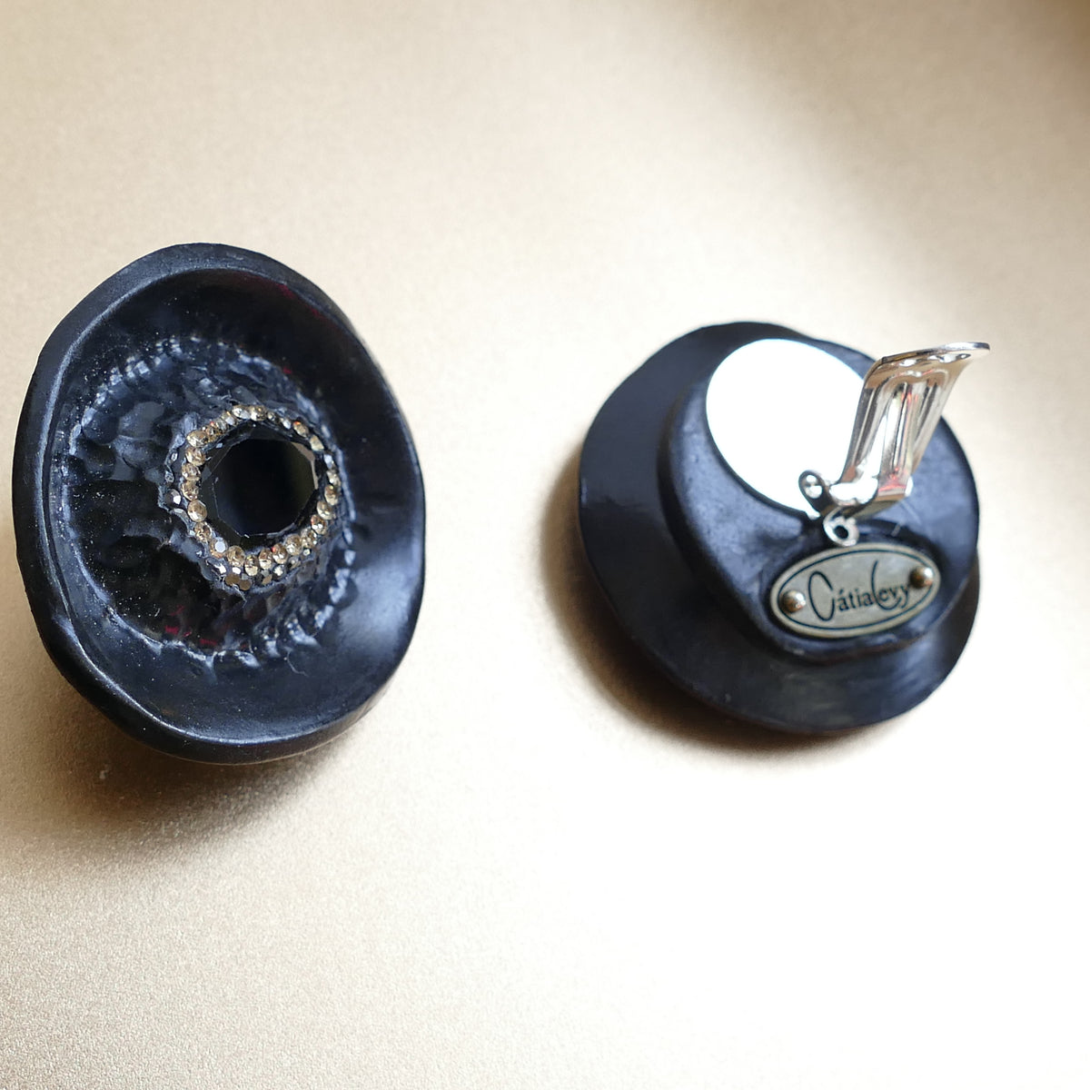 Dandara Ohrclips Aus  Schwarz Farbe Mit Zirkonia & Kristall