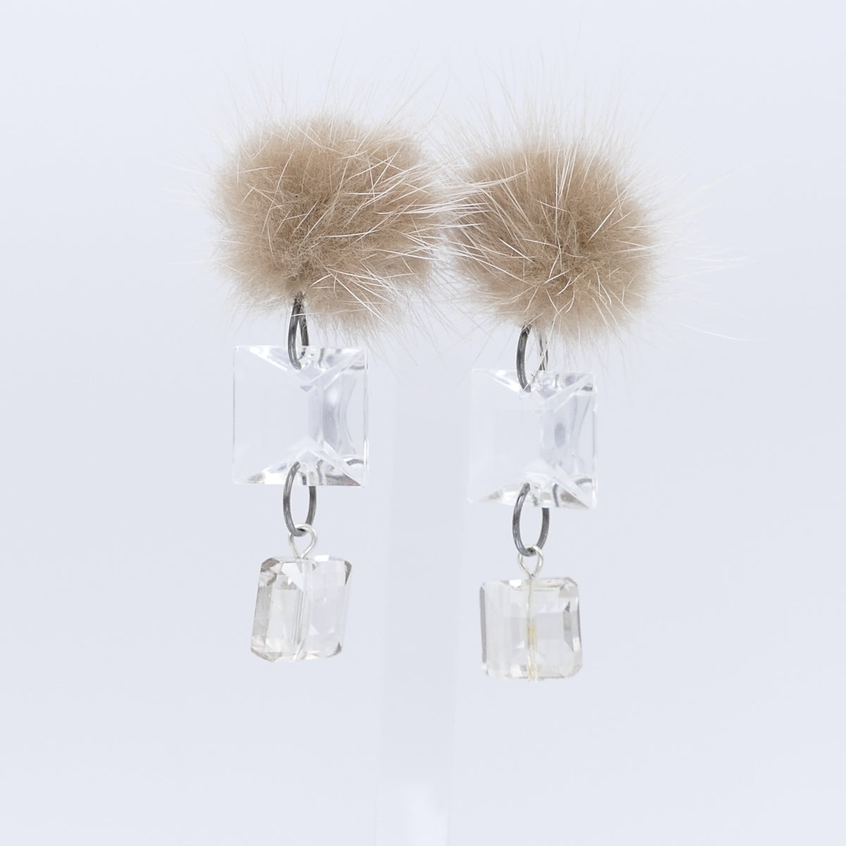 Christa Ohrclips Kristall Klar Mit Beige Fell Pelz Bommel