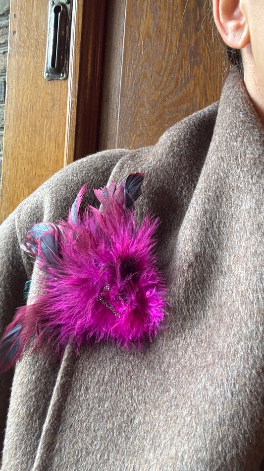 Brosche aus Federn Florinda