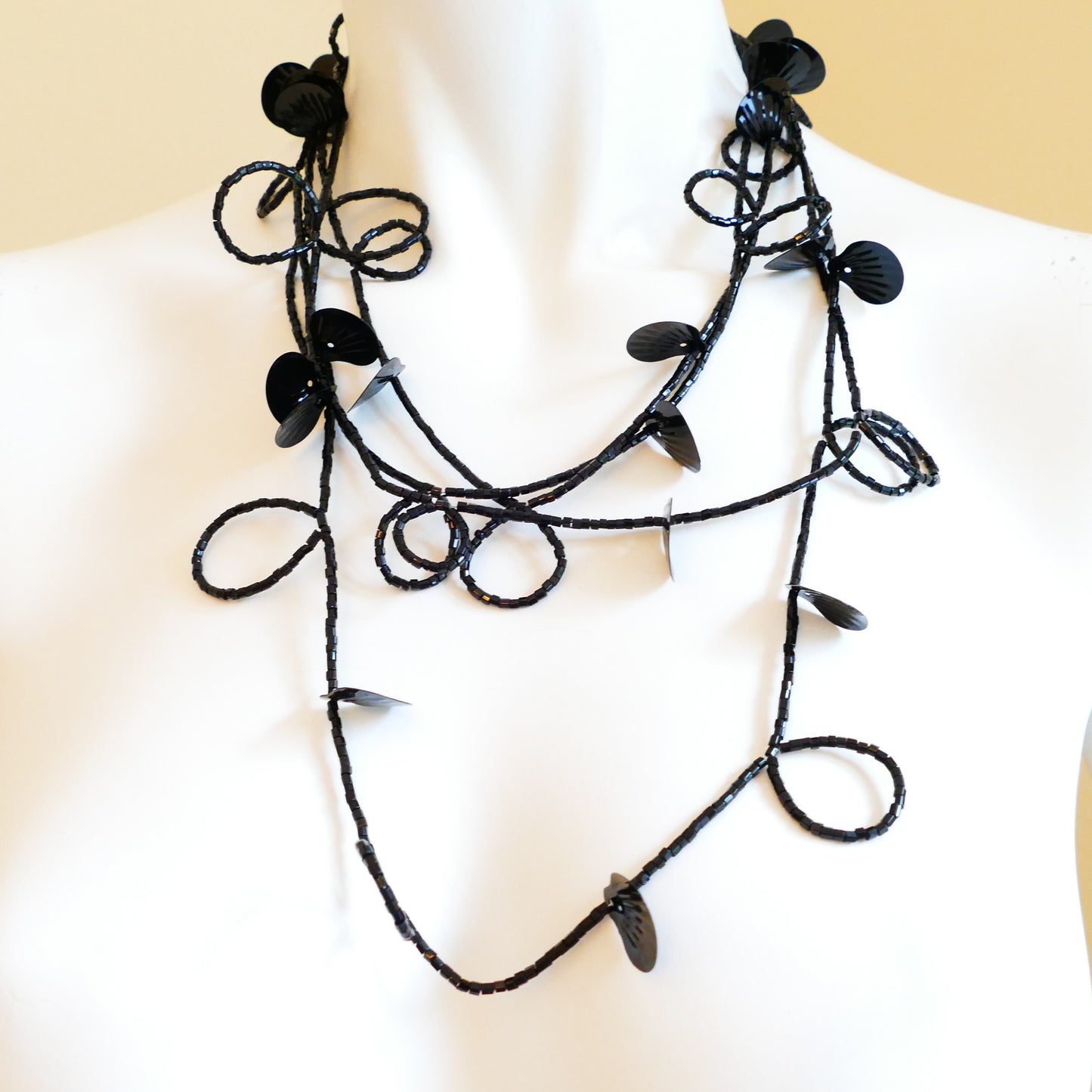 Schwarz Blätter Kette