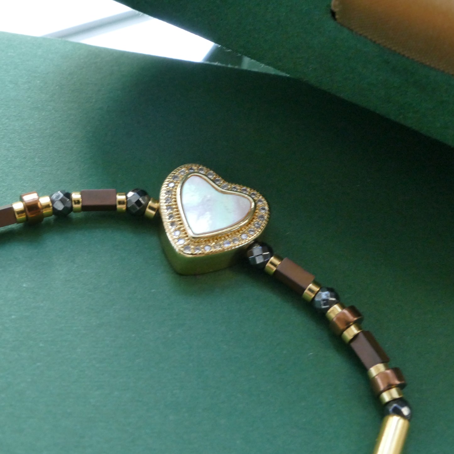 Elara Herz Perlmutt Armbänder