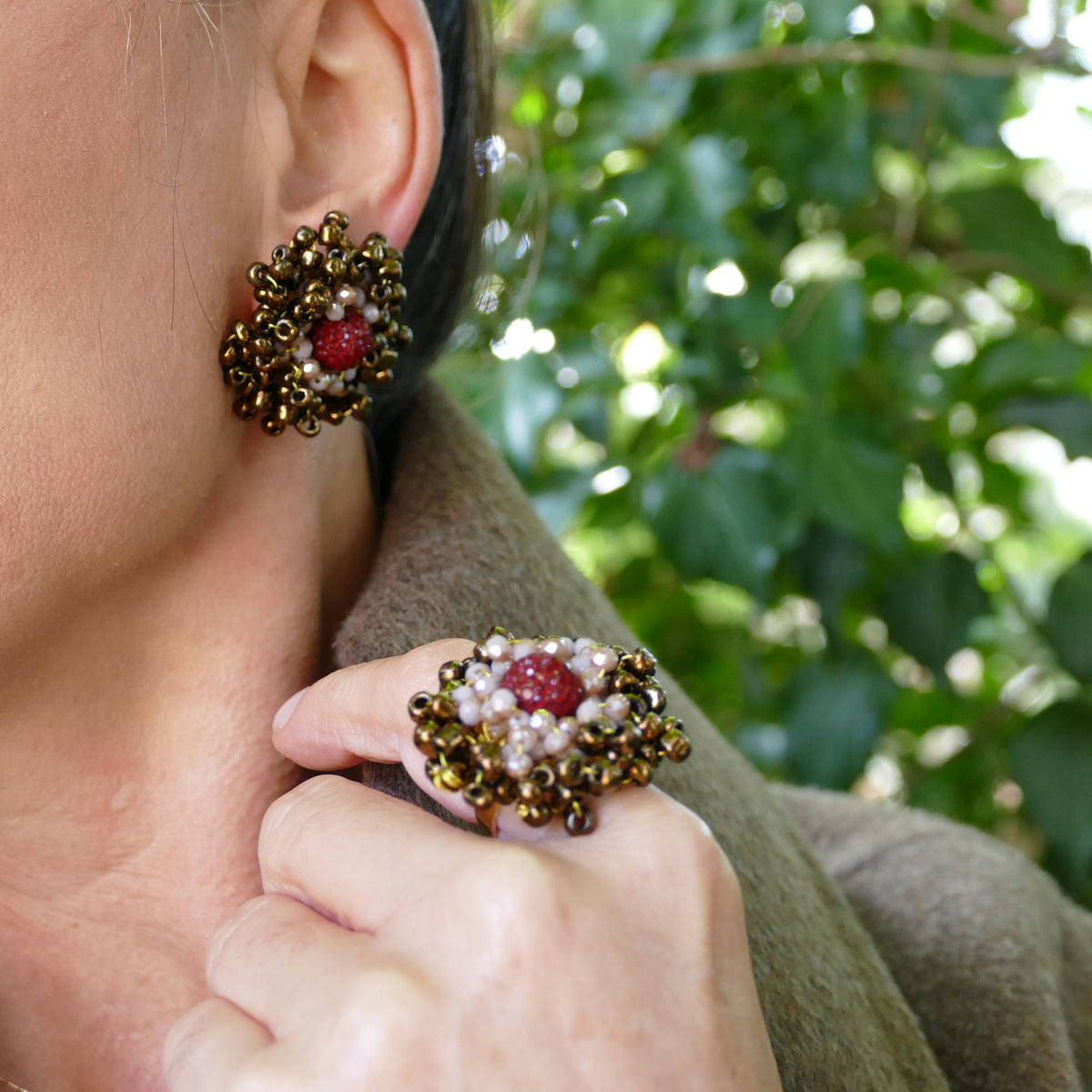 Set Winter Flower Goldenen Armreif Mit Ohrringe Und Ring Blume