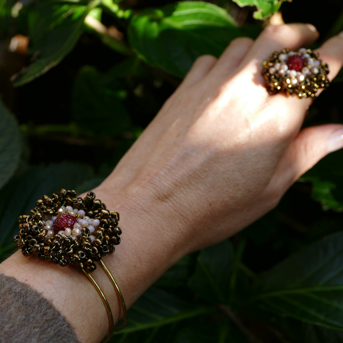 Set Winter Flower Goldenen Armreif Mit Ohrringe Und Ring Blume